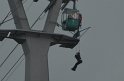 Einsatz BF Hoehenretter Koelner Seilbahn Hoehe Zoobruecke P2137